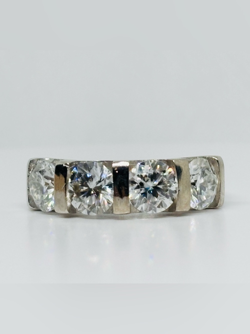 3ct MOISSANITE Ring size 7